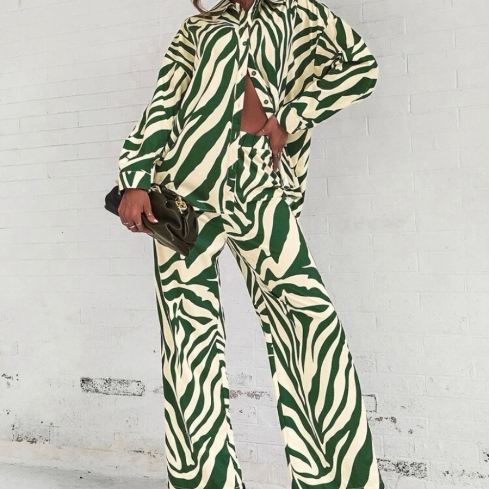 Allover print drop shoulder blouse and pants